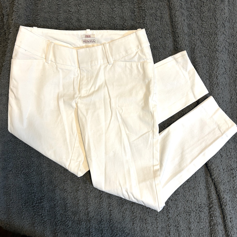 NWOT - Merona White Stretch Capri Pants
